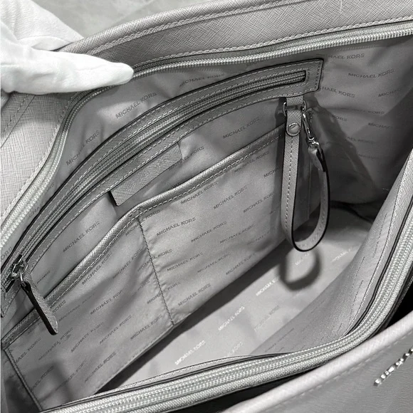 Michael Kors Jet Set Travel Large Tote Bag with laptop separator Gray EUC! - Picture 13 of 16